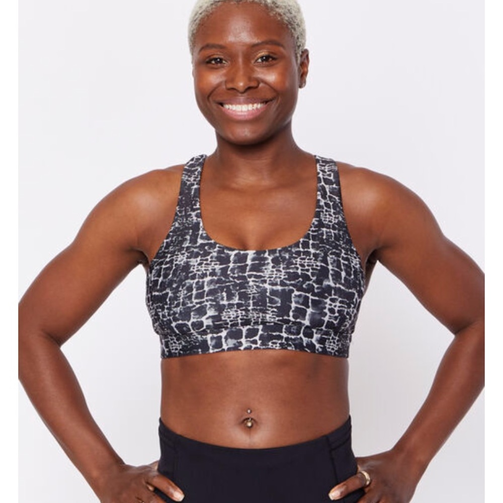 Black soul cycle sports bra